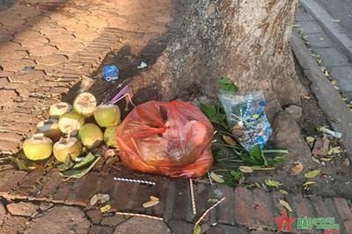 Bao giờ ngoài đường không còn… rác?