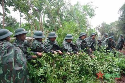 Thanh Hóa: Hơn 500 cán bộ, chiến sĩ Trung đoàn 3 giúp dân tiêu thoát nước chống ngập lụt
