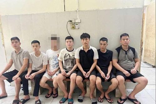 Bắt nhóm đối tượng lừa đảo mua bán phần mềm theo dõi, định vị điện thoại trên facebook