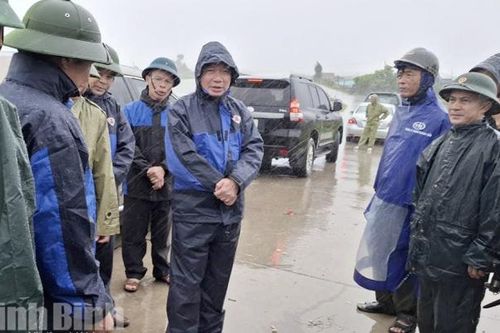 Ninh Bình: Quản lý chặt chẽ không để người dân ra khu vực nguy hiểm ngoài đê Bình Minh 2