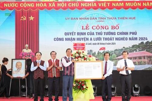 Công bố quyết định của Thủ tướng công nhận huyện A Lưới thoát nghèo
