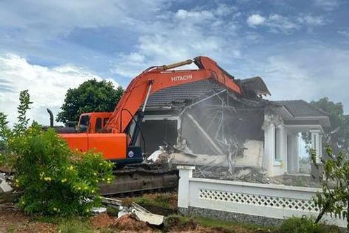 Tiếp tục cưỡng chế tháo dỡ 9 căn biệt thự xây trái phép ở Phú Quốc