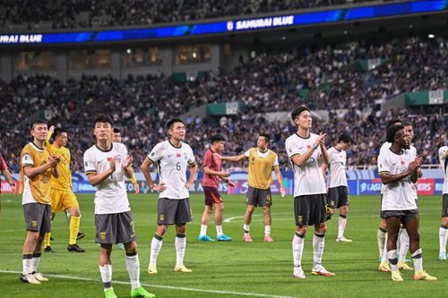 Tuyển Trung Quốc đại bại 0-7, người hâm mộ lại đòi giải thể đội tuyển quốc gia