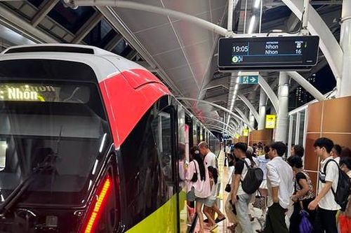 Hà Nội tạm dừng hoạt động 2 tuyến tàu điện và xe buýt tránh bão số 3