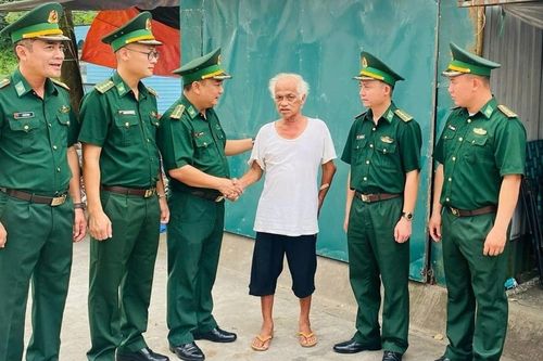 Di dời 87 nhân khẩu ở nhà tạm tại Móng Cái tới nơi tránh trú bão số 3