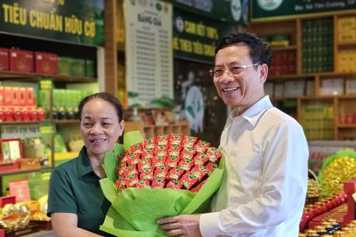 Các công ty công nghệ vào cuộc giúp người dân tiêu thụ chè trên sàn điện tử