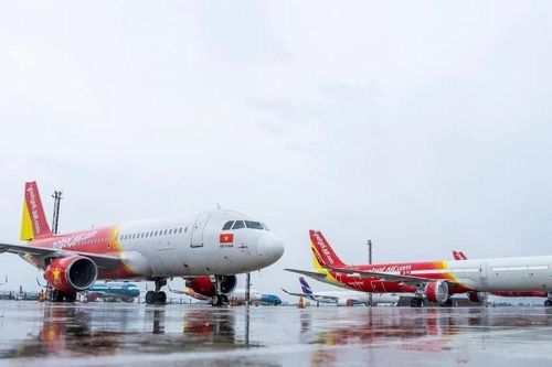 Sân bay Nội Bài tiếp tục đóng cửa tránh bão số 3