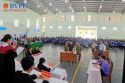 VKSND quận Thanh Khê tuyên truyền pháp luật cho các em học sinh