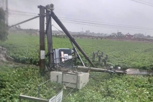 Bão số 3 tàn phá, nhiều đường dây điện 500kV, 220kV bị gãy đổ