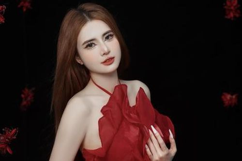Em gái Công Vinh đẹp đến ngẩn ngơ