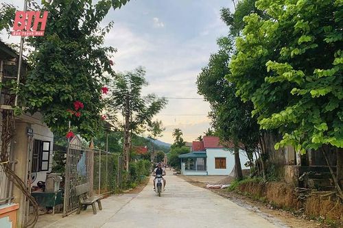 Quan Sơn: Sôi nổi phong trào hiến đất làm đường giao thông