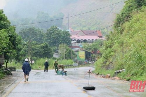 Mưa lớn khiến nhiều tuyến Quốc lộ trên địa bàn miền núi bị sạt lở