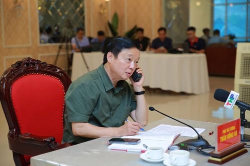 Phó Thủ tướng Trần Hồng Hà chủ trì cuộc họp tại Sở Chỉ huy tiền phương phòng, chống bão số 3