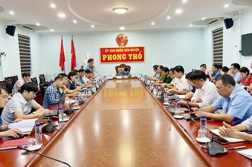 UBND huyện Phong Thổ: Phiên họp thường kỳ tháng 8