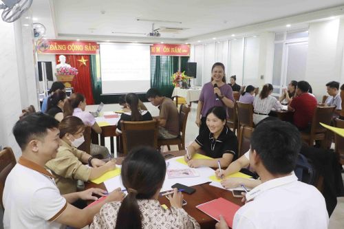 Tập huấn hướng dẫn cung cấp dịch vụ y tế cho trẻ em gái và phụ nữ bị bạo lực