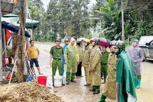 Các lực lượng vũ trang tích cực hỗ trợ Nhân dân ứng phó với cơn bão số 3