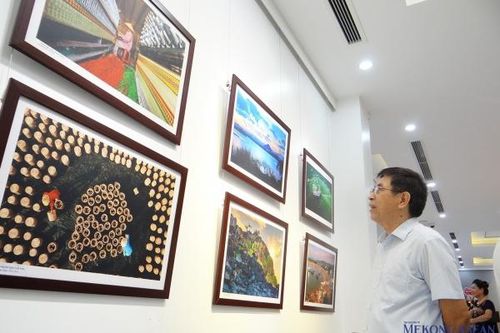 Triển lãm ảnh nghệ thuật 'nghĩa tình Hải Dương - Phú Yên'