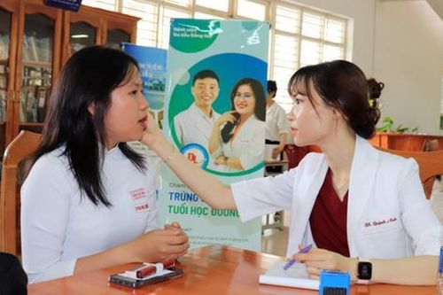 Mụn trứng cá tuổi học trò - đơn giản mà không giản đơn