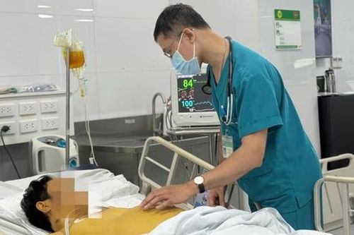 Người đàn ông 44 tuổi nguy kịch do thói quen điều trị bệnh nhiều người hay gặp phải