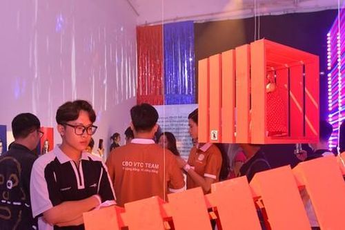 Không gian tương tác nghệ thuật về sức khỏe người chuyển giới
