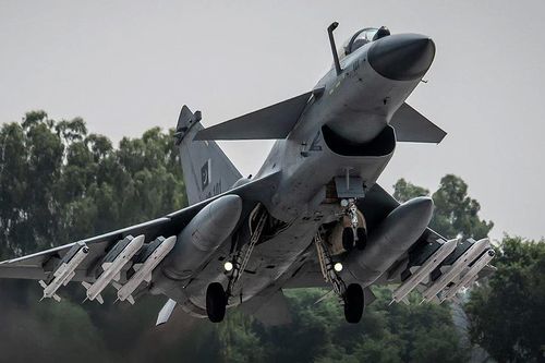 Tiêm kích J-10CE đánh bại bản nâng cấp của F-16