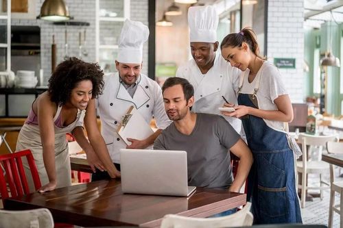 Gắn kết các nhân viên trong nhà hàng, bí quyết để kinh doanh bền vững