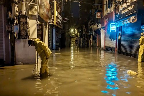 Huyện Thanh Trì: nhanh chóng khắc phục úng ngập, ổn định sản xuất sau bão