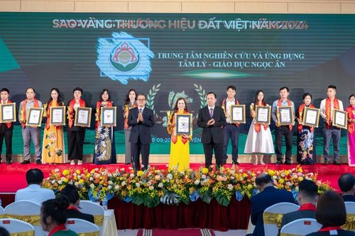 Trung tâm Ngọc Ân lọt Top 10 Sao Vàng Thương hiệu đất Việt 2024