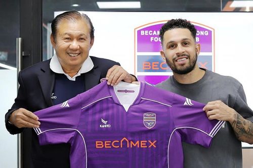 Tiến Linh được đồng đội cũ của Neymar 'tiếp lửa' tại B.Bình Dương