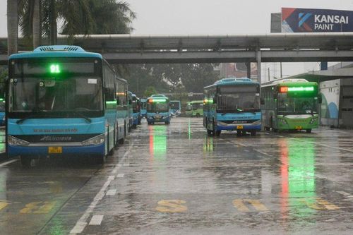 Hà Nội khẩn trương vận hành lại vận tải hành khách công cộng