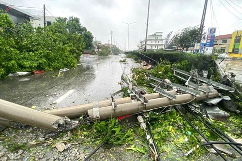 Chống chọi với siêu bão