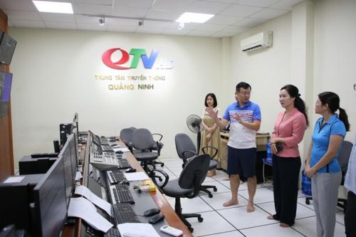 Phó Chủ tịch UBND tỉnh Quảng Ninh Nguyễn Thị Hạnh đi kiểm tra, động viên các đơn vị ngành báo chí, thông tin, truyền thông
