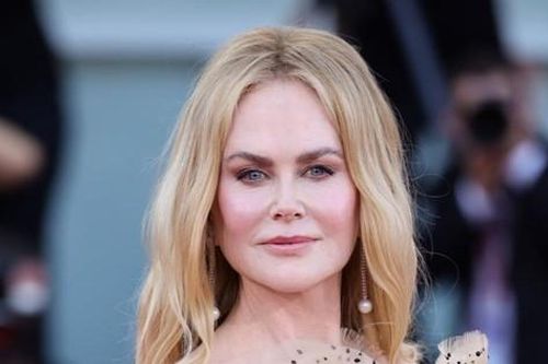 Vừa tới LHP Venice, Nicole Kidman nhận tin mẹ qua đời đột ngột