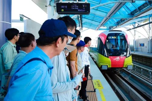 Hà Nội: Hai tuyến metro hoạt động lại từ chiều nay