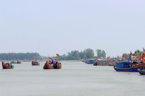 Từ 14h hôm nay 8/9, Nghệ An cho phép tàu thuyền ra khơi trở lại