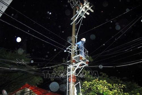 Xuyên đêm khắc phục sự cố do bão số 3 gây ra