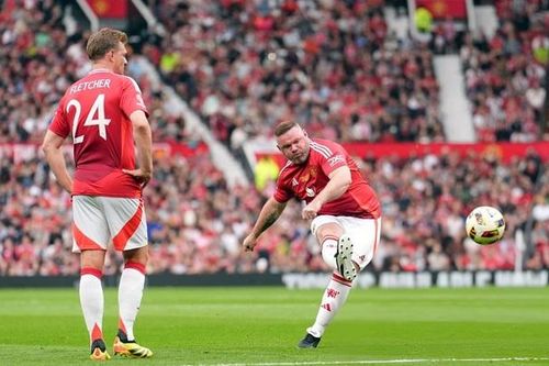 Rooney ghi bàn trong ngày trở lại Old Trafford