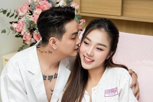 Nam ca sĩ Việt khoe ảnh đầy tháng hoành tráng của con, từng được mẹ vợ tặng 2 sổ đỏ