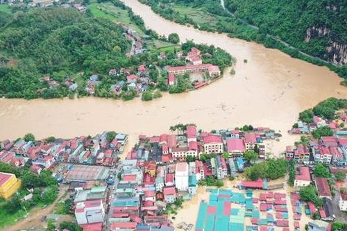 Lạng Sơn: Nước sông Kỳ Cùng vượt mức báo động 2, khẩn trương sơ tán người dân đến nơi an toàn