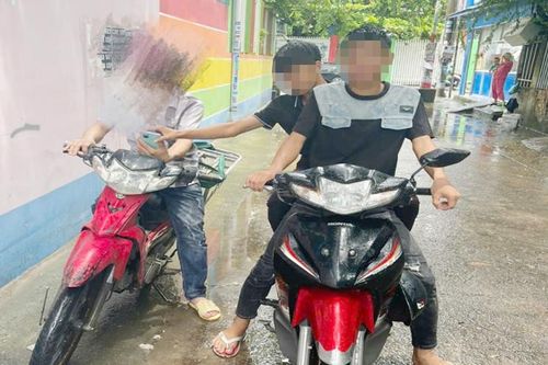 Bắt 2 thiếu niên cướp giật tài sản
