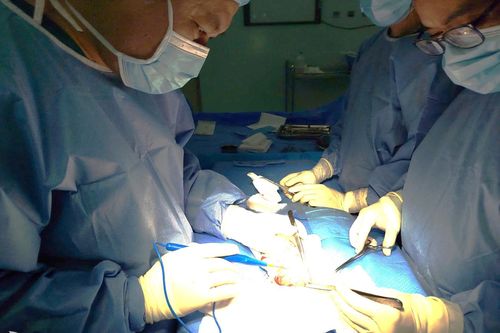 Nam bệnh nhân trẻ tuổi bị u tinh hoàn hiếm gặp