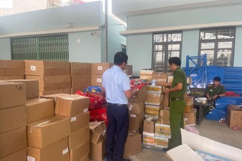 Phú Yên: Tạm giữ số lượng hàng hóa lớn không có hóa đơn chứng từ