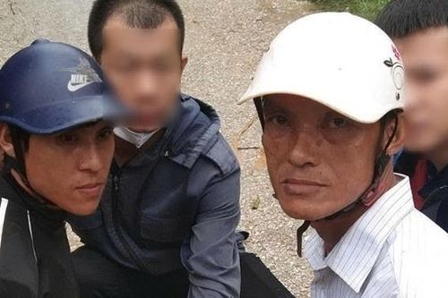 Trên đường giúp dân chống bão, Công an xã bắt 2 đối tượng tàng trữ ma túy