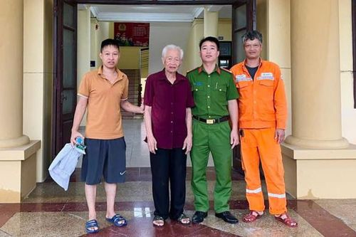 Tuần tra chống bão, Công an Phủ Lý giúp cụ ông đi lạc tìm về với gia đình