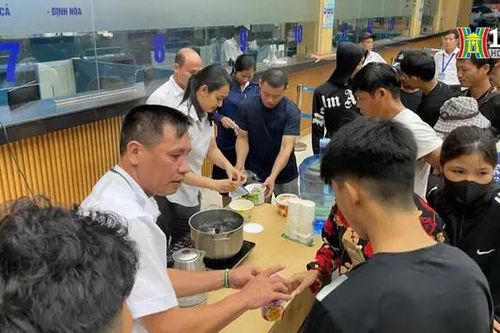 Hỗ trợ hành khách tránh bão tại bến xe