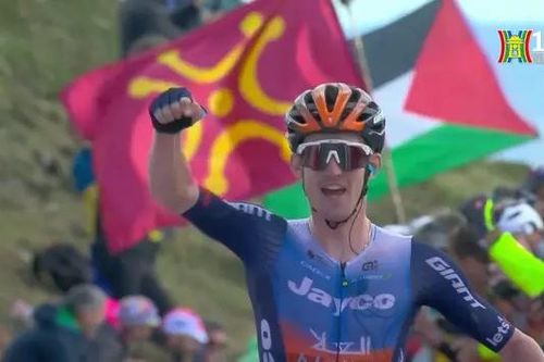 Eddie Dunbar về nhất chặng 20 giải xe đạp Vuelta Espana