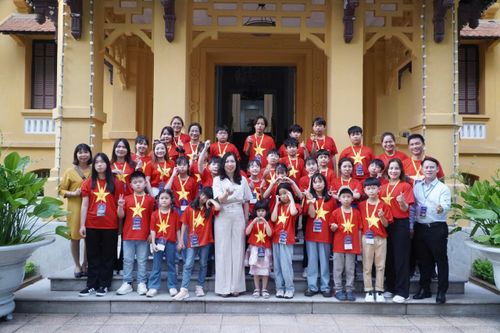 Người Việt trẻ ở nước ngoài là nhân tố quan trọng trong giữ gìn tiếng Việt