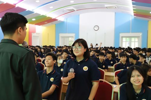 Tuyên truyền phòng chống tệ nạn xã hội trong học đường cho gần 400 học sinh
