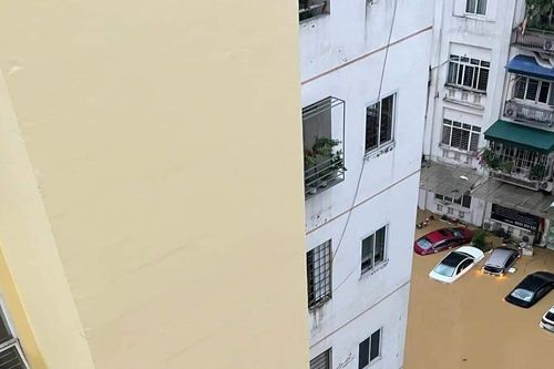 Nước sông Cầu vượt tràn cầu Gia Bảy, thành phố Thái Nguyên ngập trên diện rộng