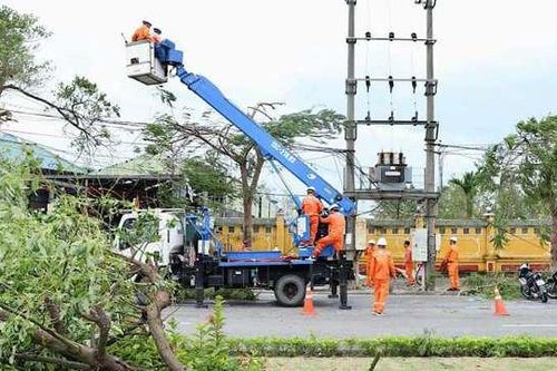 EVN đã khôi phục nhiều đường dây sự cố do bão để cấp điện trở lại